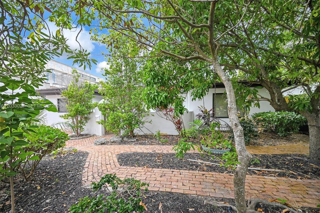 For Sale: $3,750,000 (3 beds, 2 baths, 2178 Square Feet)