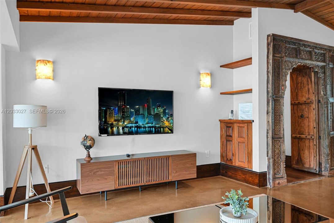 For Sale: $3,750,000 (3 beds, 2 baths, 2178 Square Feet)
