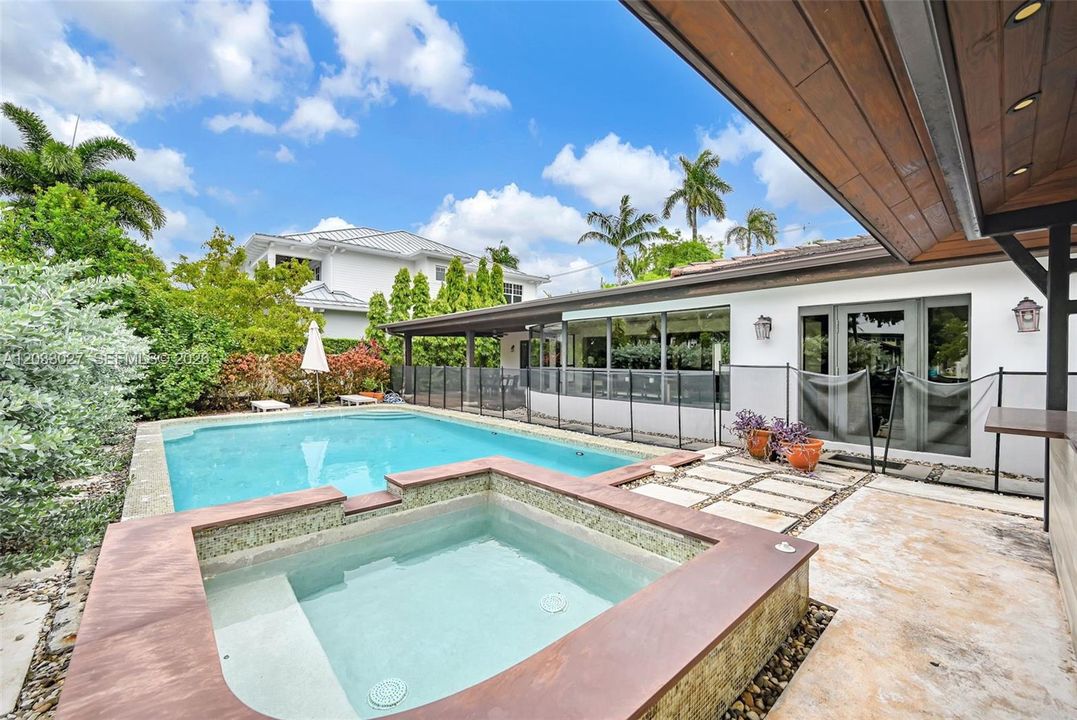 For Sale: $3,750,000 (3 beds, 2 baths, 2178 Square Feet)