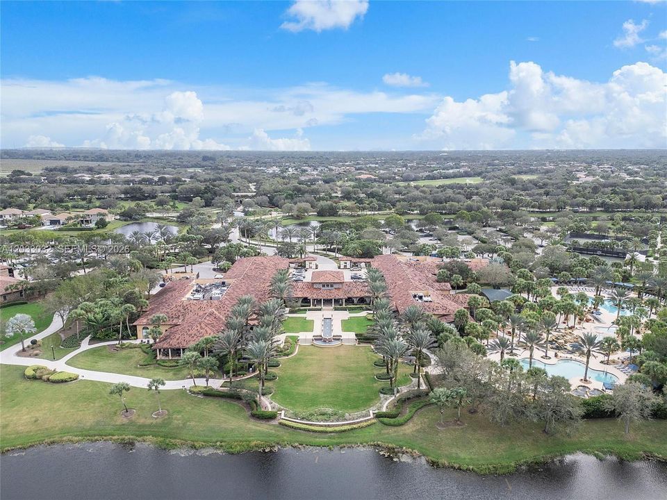 For Sale: $1,055,000 (3 beds, 3 baths, 2414 Square Feet)
