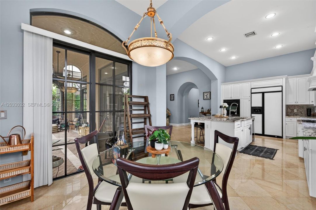 For Sale: $1,095,000 (3 beds, 3 baths, 2414 Square Feet)