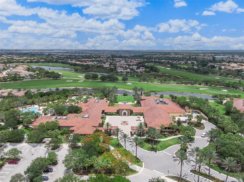 For Sale: $1,055,000 (3 beds, 3 baths, 2414 Square Feet)