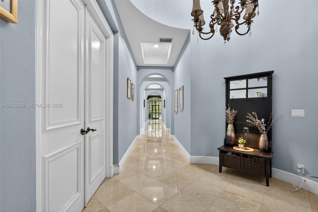 For Sale: $1,095,000 (3 beds, 3 baths, 2414 Square Feet)
