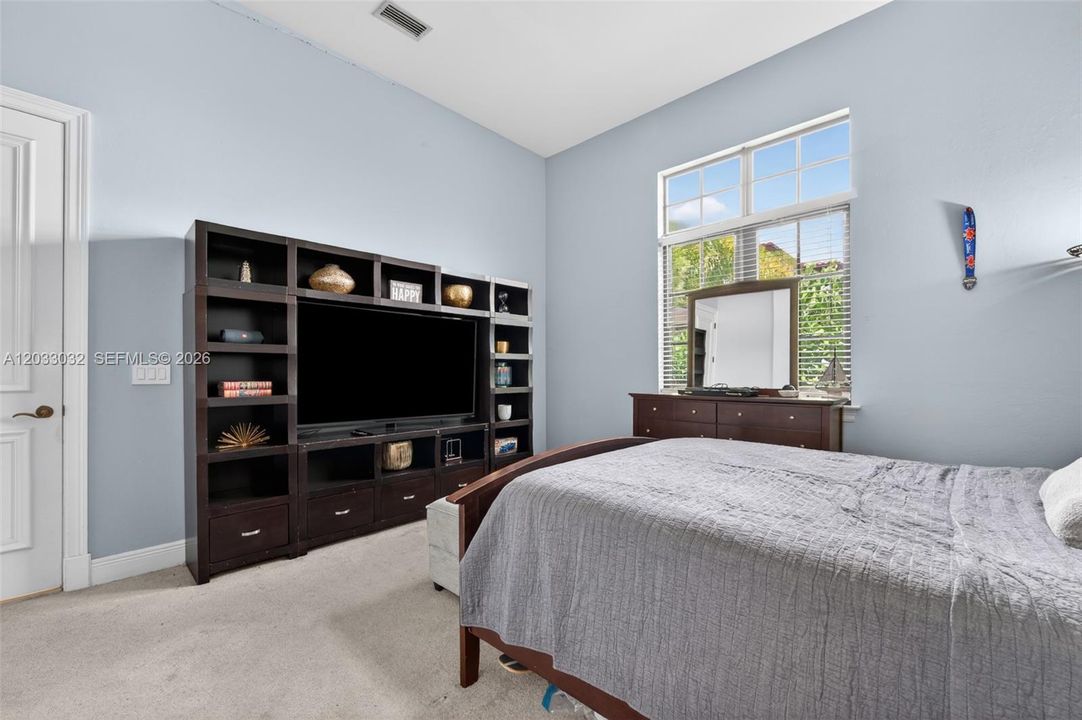 For Sale: $1,095,000 (3 beds, 3 baths, 2414 Square Feet)