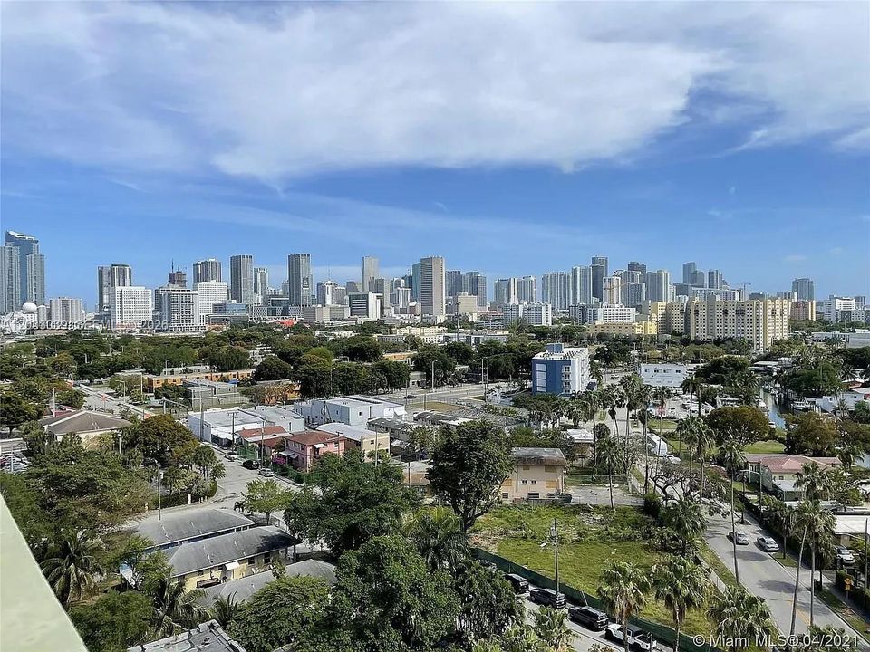 For Rent: $1,900 (1 beds, 1 baths, 580 Square Feet)