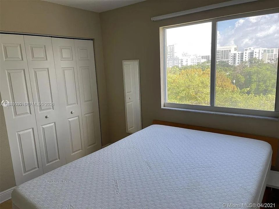 For Rent: $1,900 (1 beds, 1 baths, 580 Square Feet)
