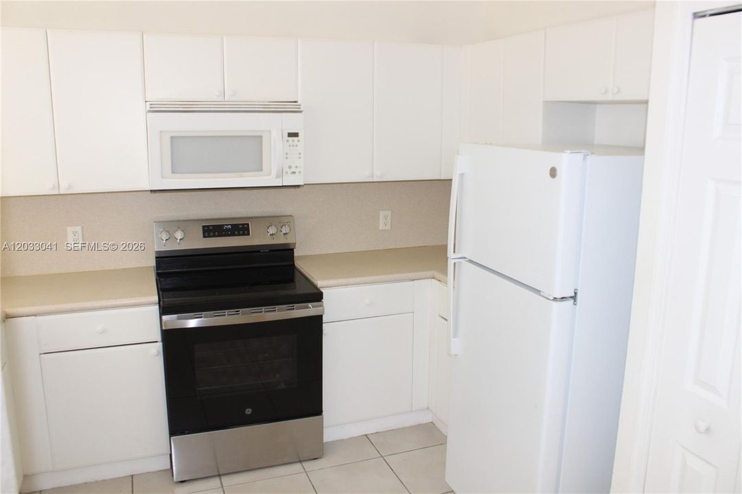В аренду: $2,950 (3 спален, 2 ванн, 1450 Квадратных фут)