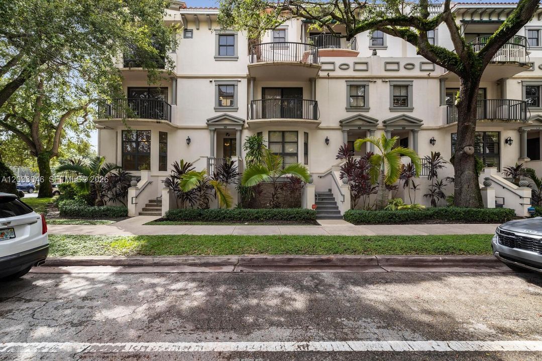En Renta: $6,000 (3 camas, 3 baños, 1664 Pies cuadrados)