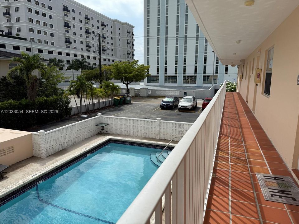 For Rent: $2,850 (2 beds, 2 baths, 962 Square Feet)