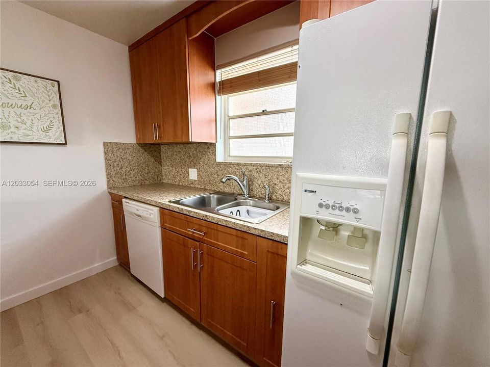 For Rent: $2,850 (2 beds, 2 baths, 962 Square Feet)
