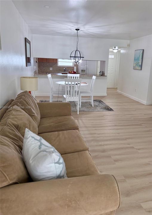 For Rent: $2,850 (2 beds, 2 baths, 962 Square Feet)