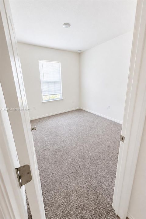 For Rent: $2,150 (4 beds, 2 baths, 1845 Square Feet)