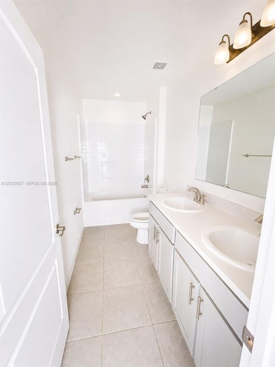 For Rent: $2,150 (4 beds, 2 baths, 1845 Square Feet)