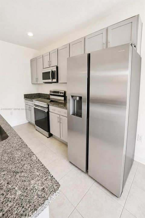 For Rent: $2,150 (4 beds, 2 baths, 1845 Square Feet)