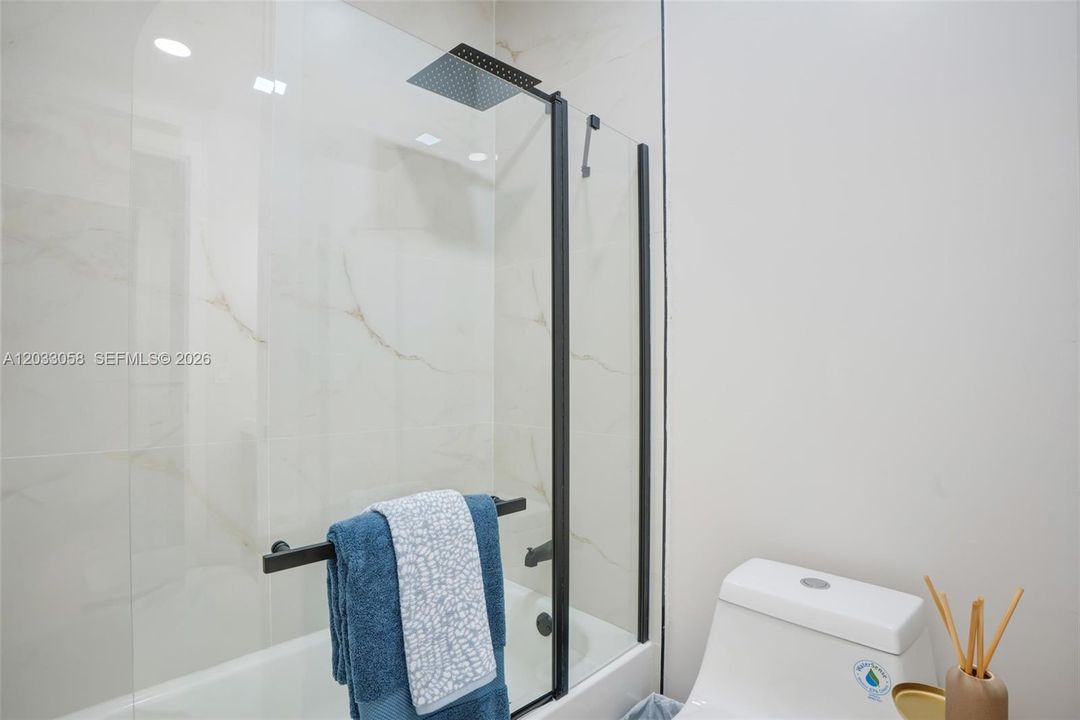 For Rent: $9,500 (5 beds, 4 baths, 2519 Square Feet)