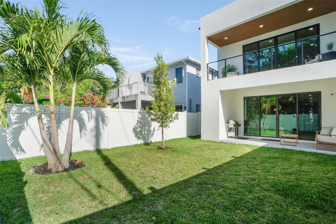 For Rent: $9,500 (5 beds, 4 baths, 2519 Square Feet)