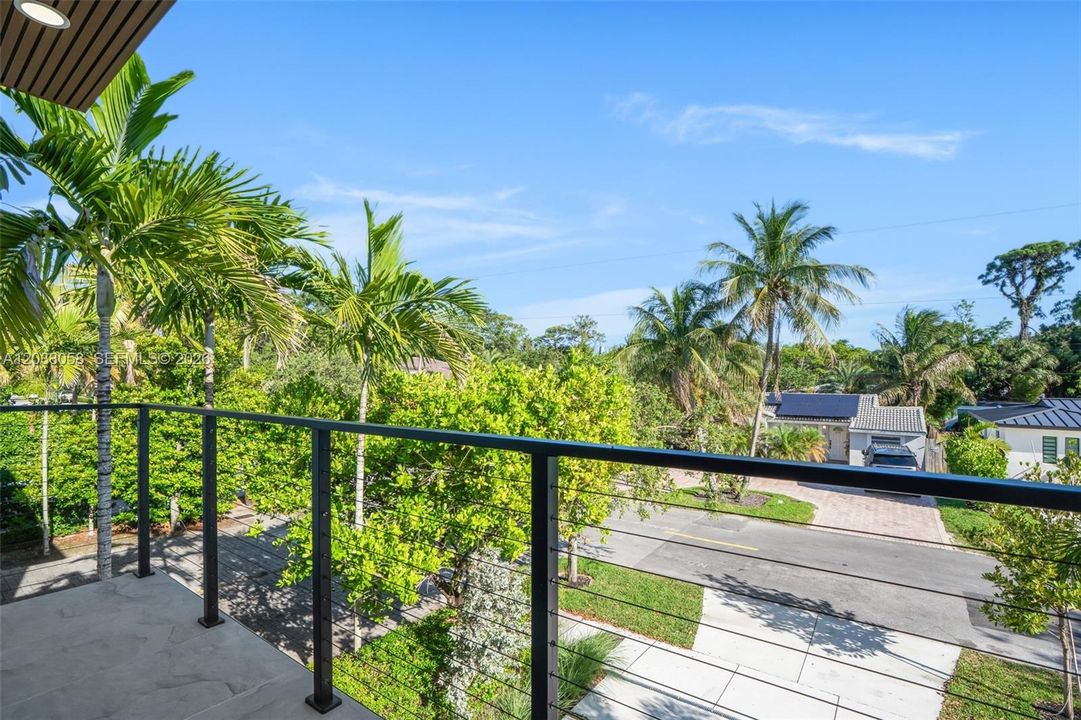 For Rent: $9,500 (5 beds, 4 baths, 2519 Square Feet)
