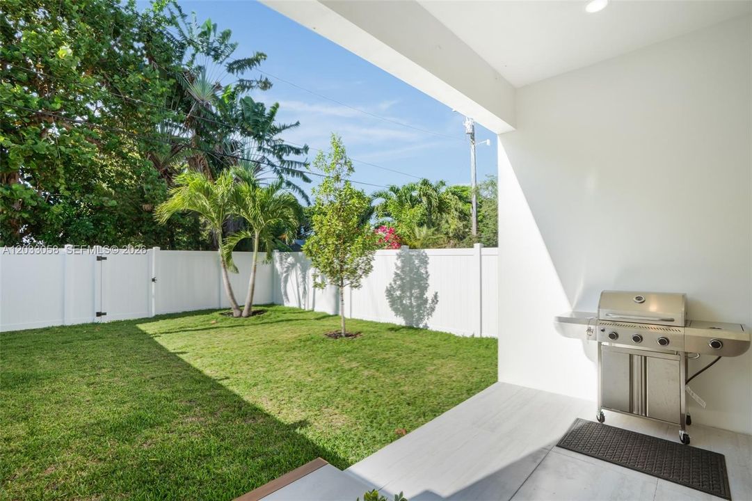 For Rent: $9,500 (5 beds, 4 baths, 2519 Square Feet)