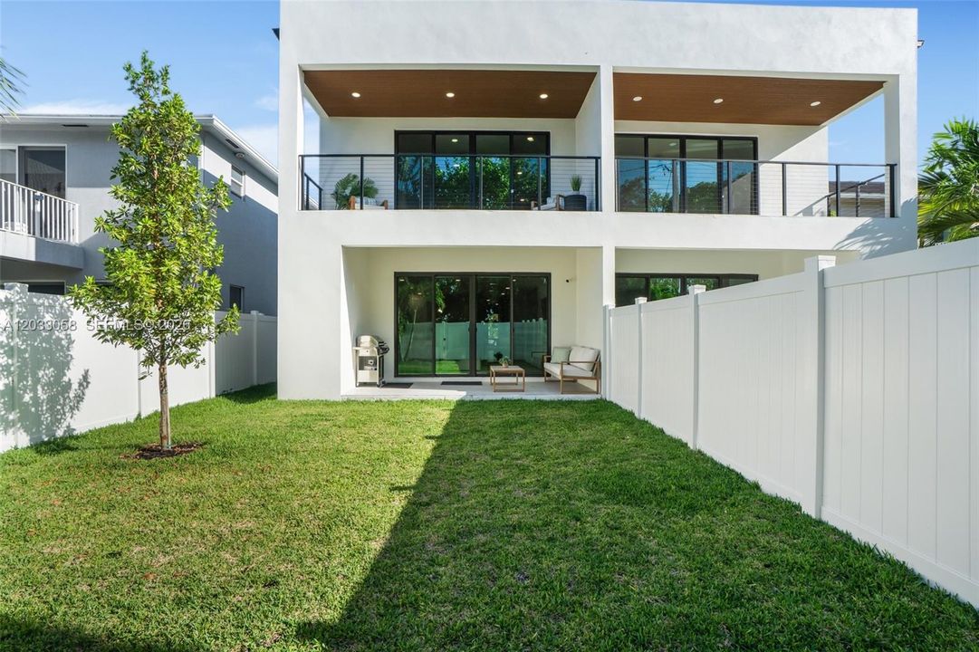 For Rent: $9,500 (5 beds, 4 baths, 2519 Square Feet)