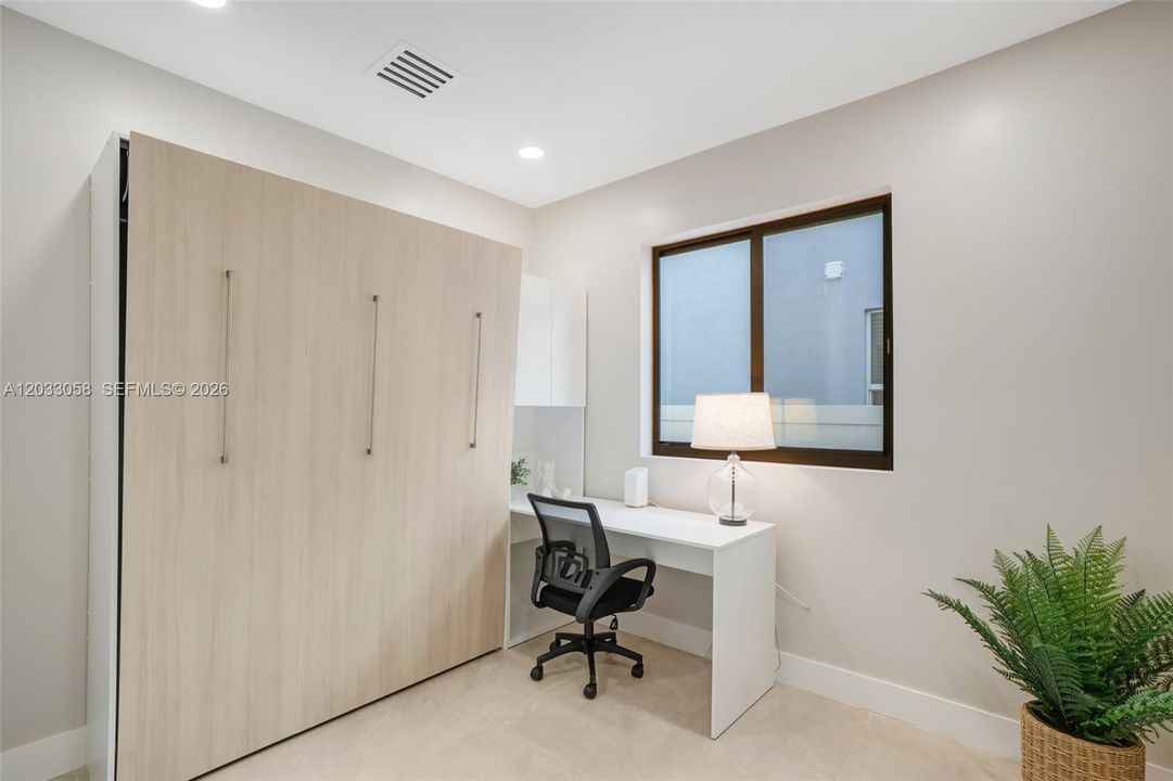 For Rent: $9,500 (5 beds, 4 baths, 2519 Square Feet)