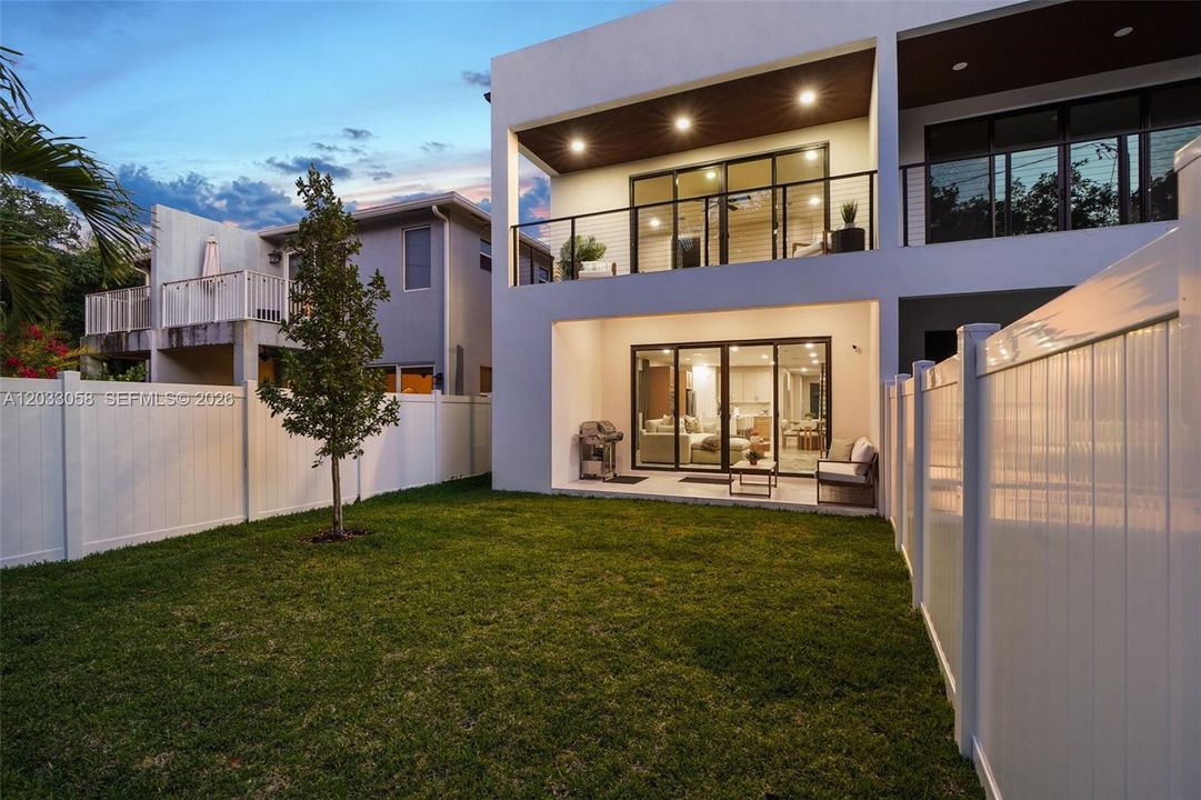 For Rent: $9,500 (5 beds, 4 baths, 2519 Square Feet)