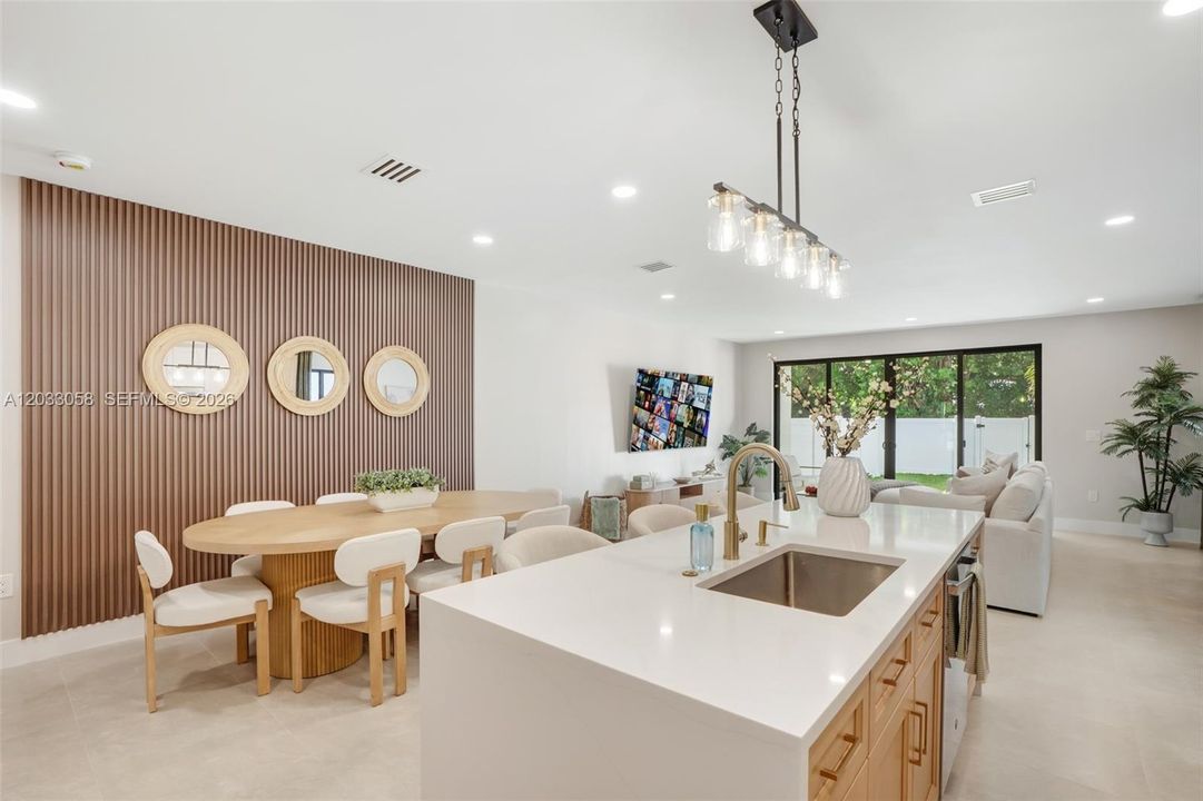 For Rent: $9,500 (5 beds, 4 baths, 2519 Square Feet)