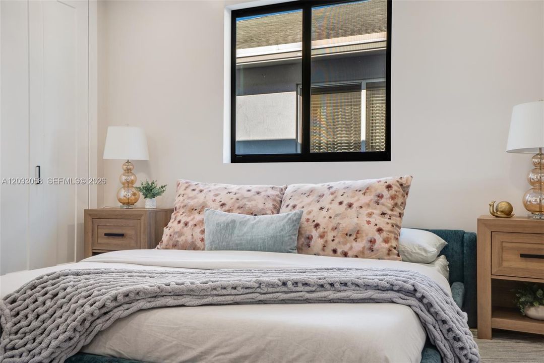 For Rent: $9,500 (5 beds, 4 baths, 2519 Square Feet)