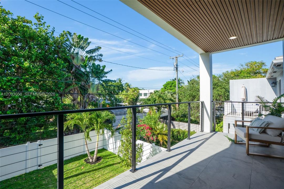 For Rent: $9,500 (5 beds, 4 baths, 2519 Square Feet)