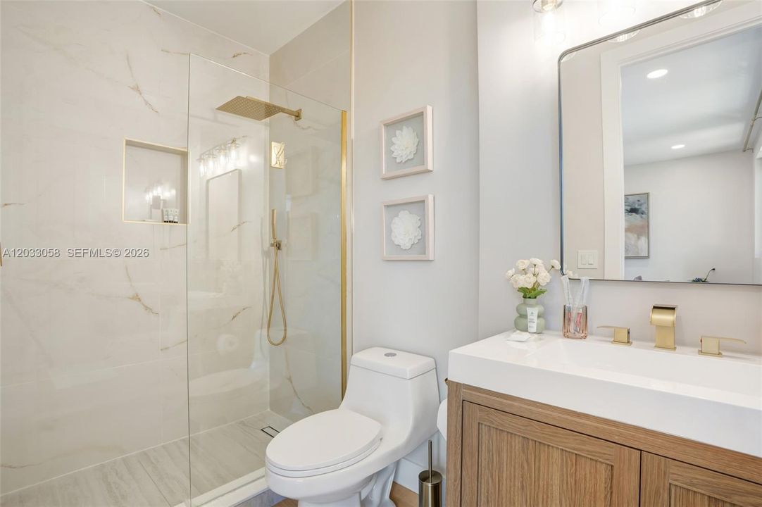 For Rent: $9,500 (5 beds, 4 baths, 2519 Square Feet)