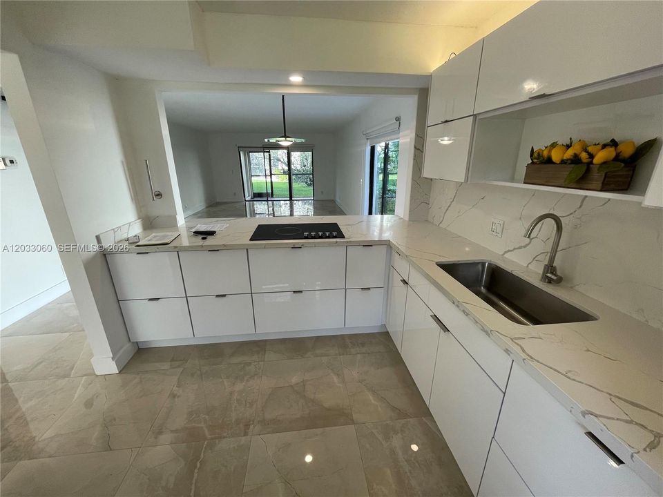 For Rent: $2,450 (2 beds, 2 baths, 1231 Square Feet)