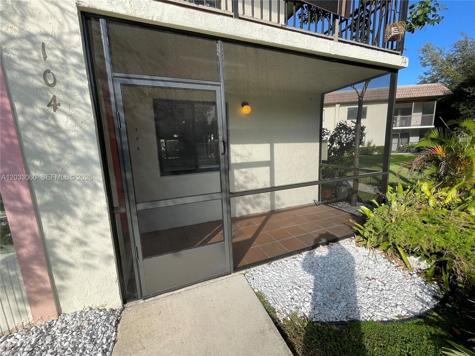 For Rent: $2,450 (2 beds, 2 baths, 1231 Square Feet)