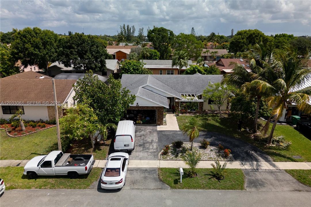 For Rent: $3,700 (3 beds, 2 baths, 1682 Square Feet)