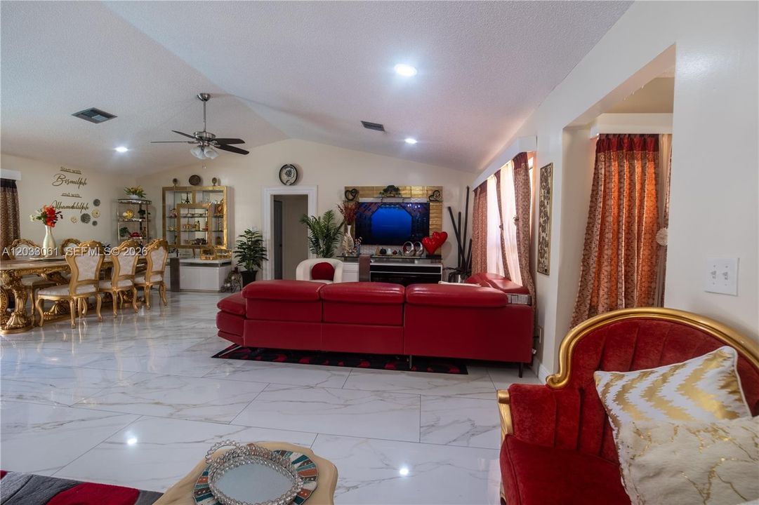 For Rent: $3,700 (3 beds, 2 baths, 1682 Square Feet)