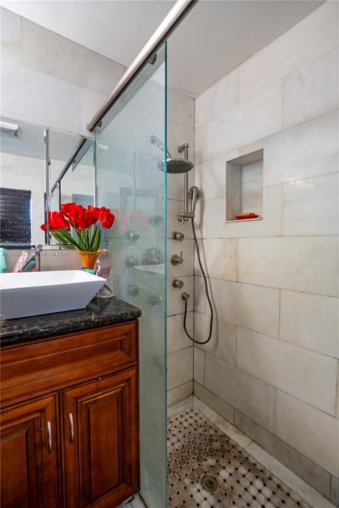 For Rent: $3,700 (3 beds, 2 baths, 1682 Square Feet)