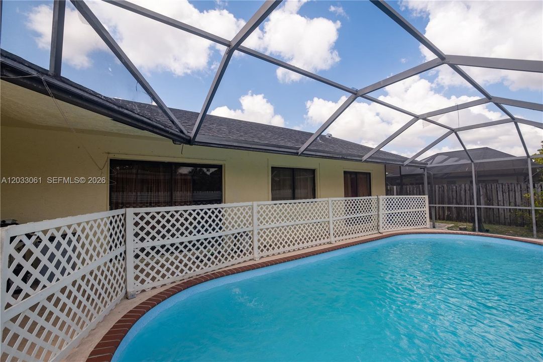 For Rent: $3,700 (3 beds, 2 baths, 1682 Square Feet)