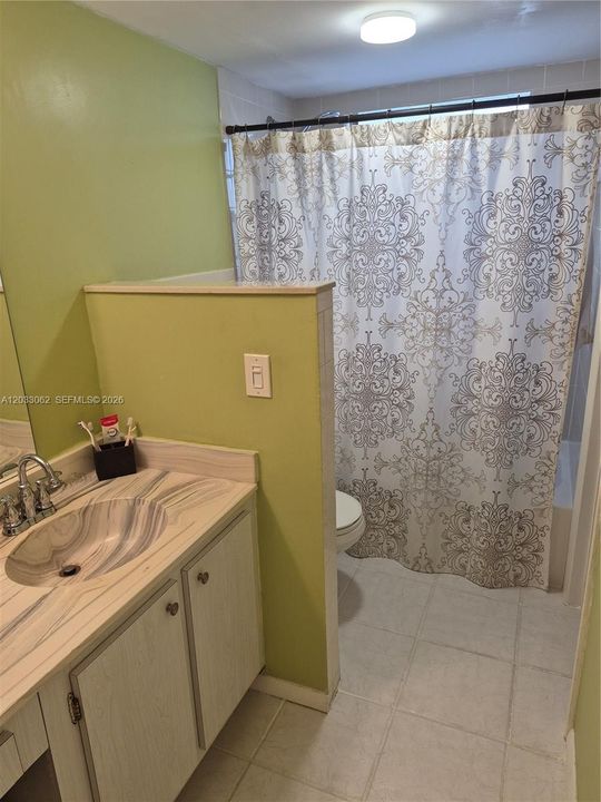 For Sale: $98,000 (1 beds, 1 baths, 739 Square Feet)