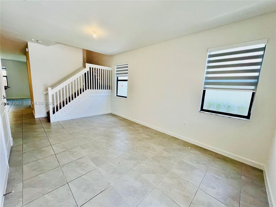 En Renta: $3,200 (4 camas, 2 baños, 1828 Pies cuadrados)