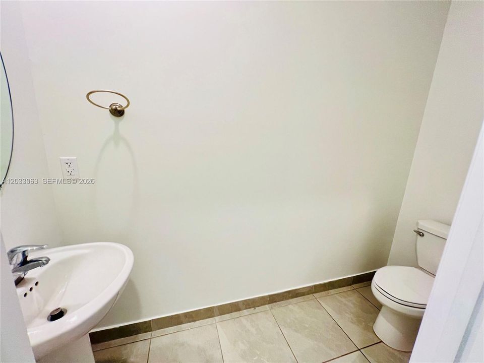 En Renta: $3,200 (4 camas, 2 baños, 1828 Pies cuadrados)