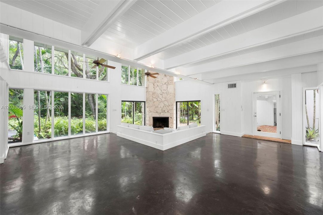 For Rent: $21,000 (4 beds, 3 baths, 5005 Square Feet)