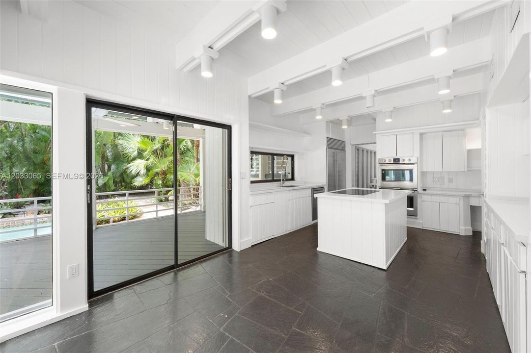 For Rent: $21,000 (4 beds, 3 baths, 5005 Square Feet)