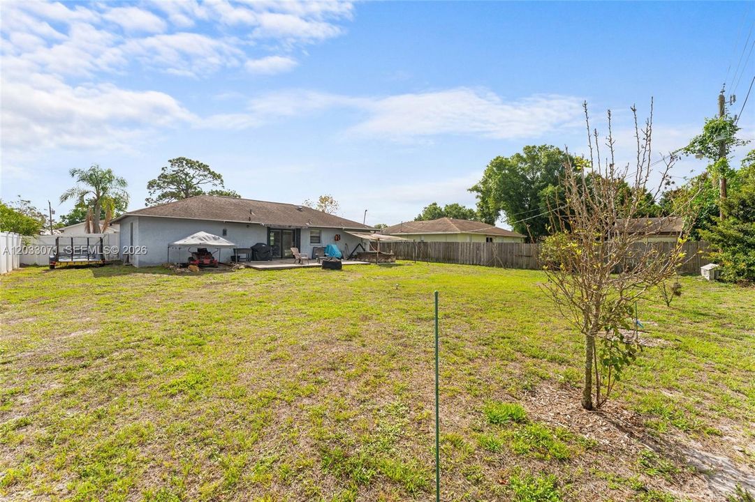 For Sale: $190,000 (3 beds, 1 baths, 962 Square Feet)