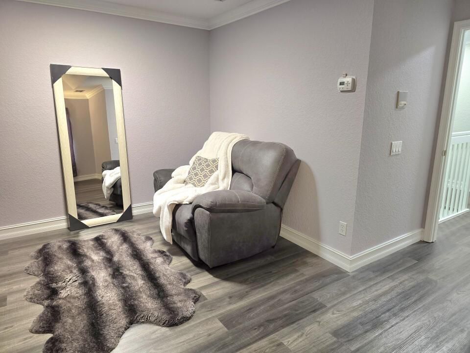 Master sitting area