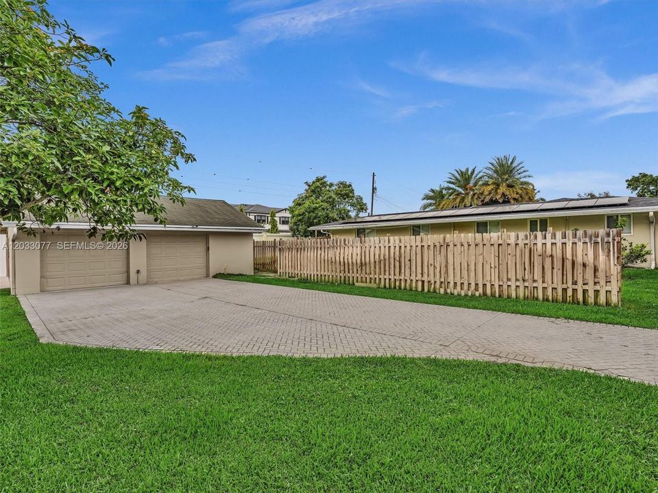 For Sale: $1,199,000 (7 beds, 4 baths, 1895 Square Feet)