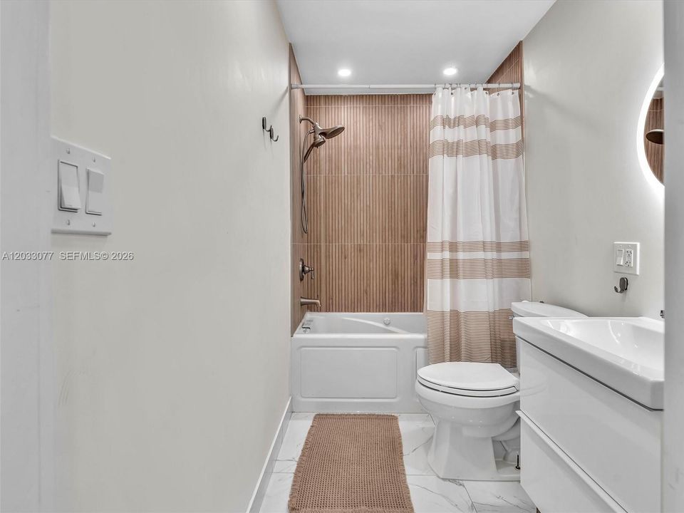For Sale: $1,199,000 (7 beds, 4 baths, 1895 Square Feet)