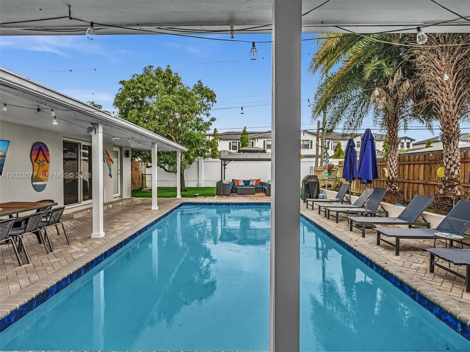 For Sale: $1,199,000 (7 beds, 4 baths, 1895 Square Feet)