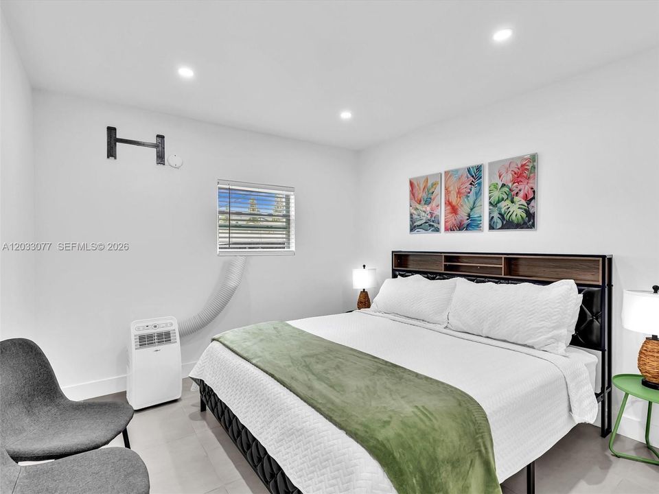 For Sale: $1,199,000 (7 beds, 4 baths, 1895 Square Feet)