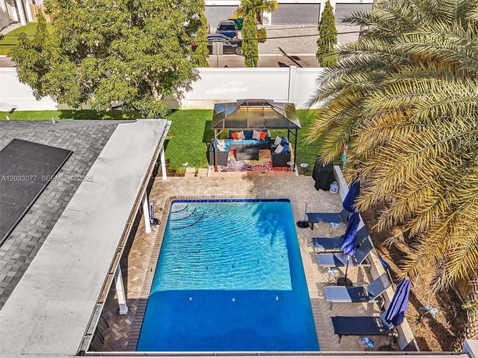 For Sale: $1,199,000 (7 beds, 4 baths, 1895 Square Feet)