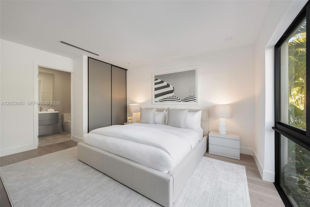 For Sale: $1,790,000 (3 beds, 3 baths, 1550 Square Feet)