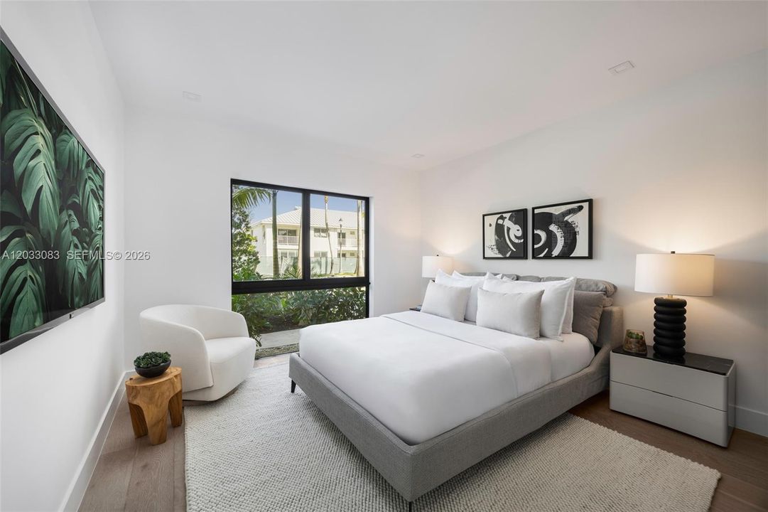For Sale: $1,790,000 (3 beds, 3 baths, 1550 Square Feet)