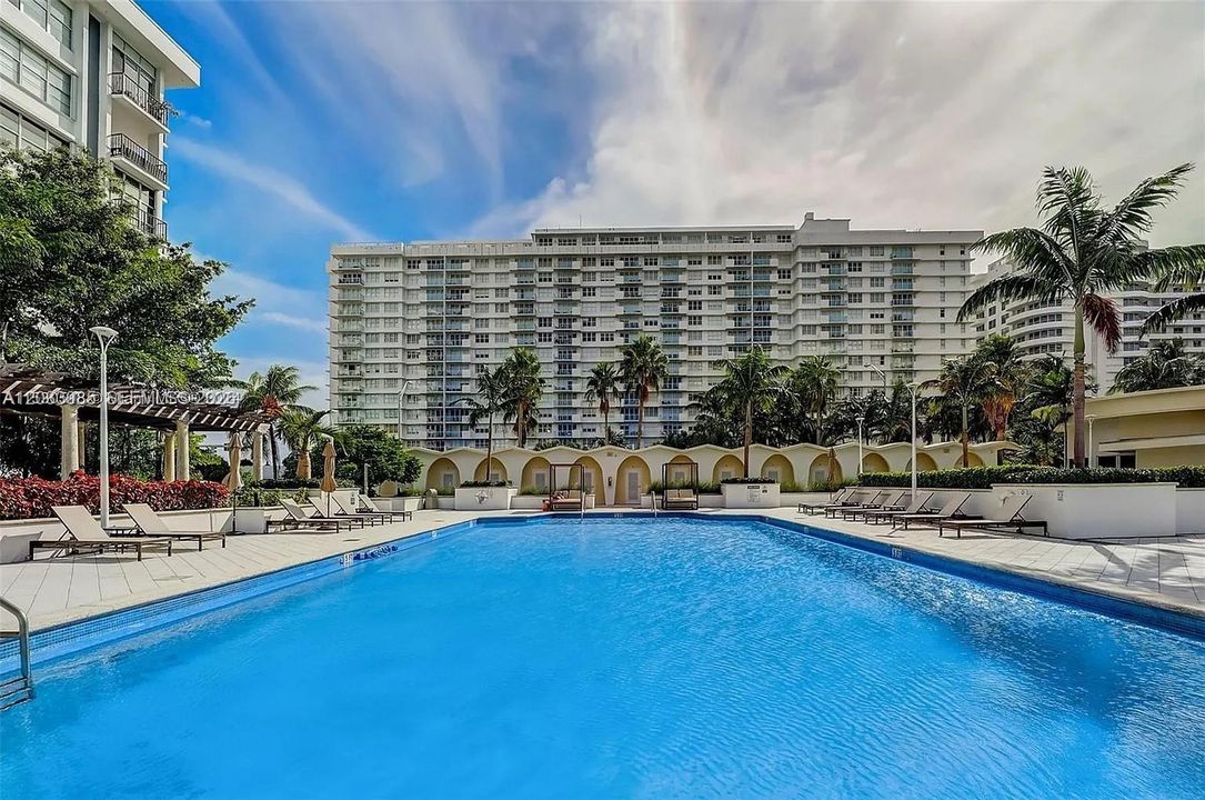 For Sale: $500,000 (2 beds, 2 baths, 1190 Square Feet)